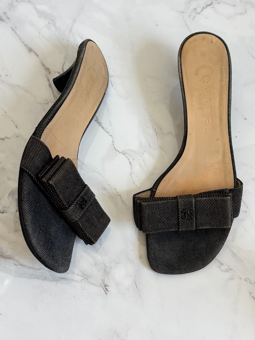 Rare Vintage Chanel Denim Black CC Logo Bow Kitten Heel Mules